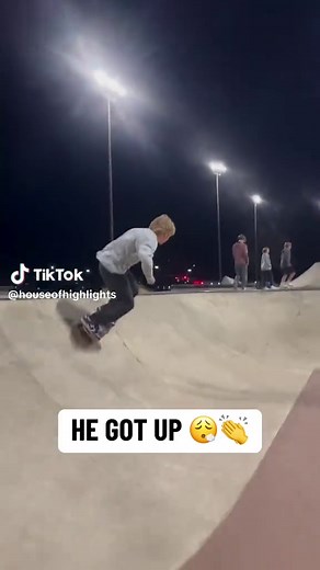 Incredible Skateboarding Tricks at the Skate Park