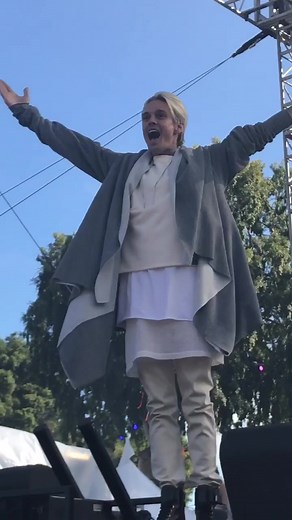 Aaron Carter Live in Concert 2002: Hot Mess Performance