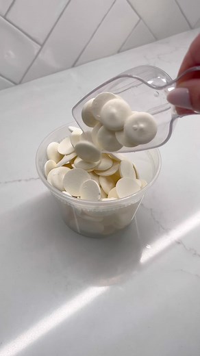 Replying to @Asia how to properly melt chocolate for your chocolate dipped treats 🫶🏼 hope this helps!!! 🍫 let me know if y’all have any other questions! microwave intervals: :30, :20, :15, :10, :10 #cakepops #cakepopprep #meltingchocolate #fyp #foryou