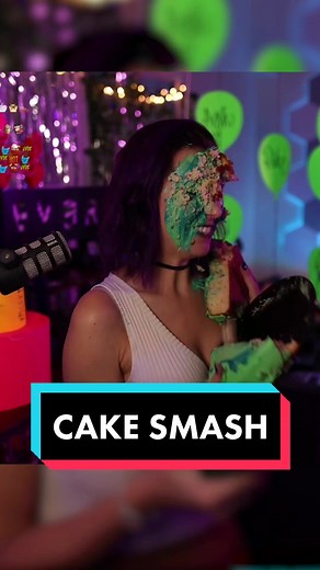 Funny Cake Smash Moments on Twitch