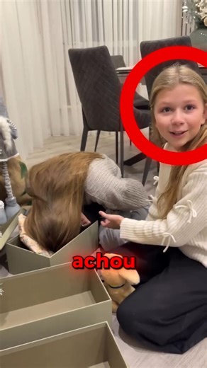 She had been forgotten at Christmas… but then this happened! 😢🎁