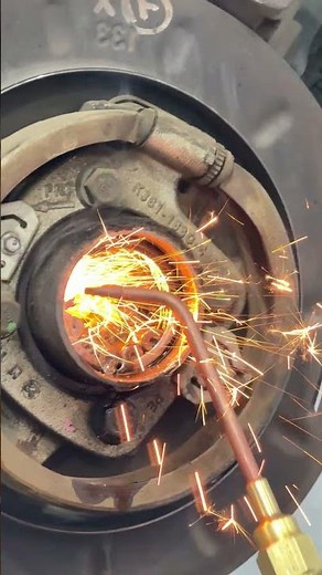 Removing a Stuck Wheel Bearing with Heat – Flange Repair Trick! 🔥 🔥 💯 #mechanic