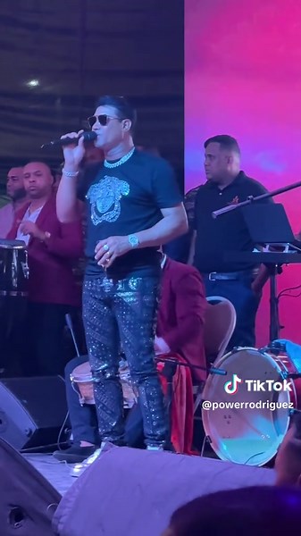 Raulin Rodríguez: Navidad Bachata Celebration