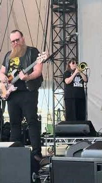 Govt Mule at soundcheck in Chicago with Kevin Scott bringing lowend groove! ‪@Govtmuleband‬ ​⁠#bass