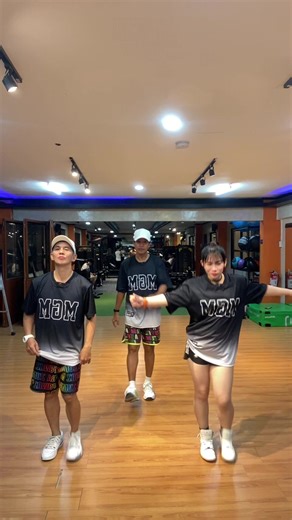 Learn Easy TikTok Dance Steps with The Trio 💃🏼💃🏼💃🏼