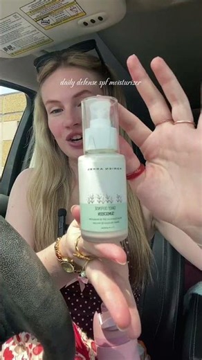 3 Beach Bag Makeup ESSENTIALS #makeup #whatsinmybag #beachbag #spf #sunscreen #beach #summermakeup
