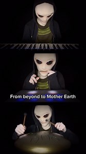 Alien plays Techno 👽 💿 ID: @graviity.music - Cosmic vibes | Techyesnotechno