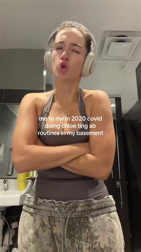 just straight ab workout every day for no reason bro 2020 was soemthing else 😭😭 #chloeting #chloetingworkout #abworkout #covid