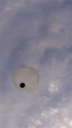 Parachute what? 👀 #parachute #thekingofrandom #experiment #tkor