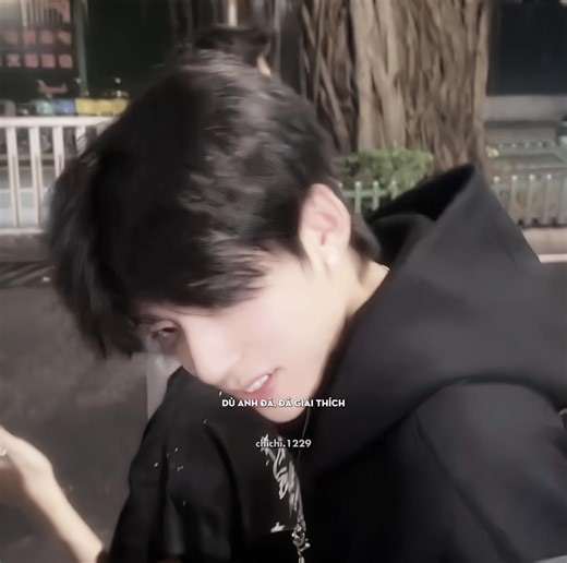 Yêu Thương Đã Phai Màu? Khám Phá Cảm Xúc