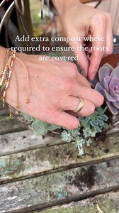 ❄ How to make a succulent wreath ❄ If you love natural Christmas...