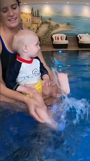 Baby swimming lessons warm up #swimming #babyswimming #babyswimminglessons #baby #babyswim