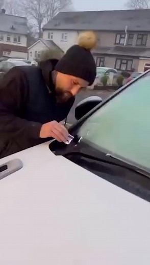 🚗 Winter Magic: Defrost Your Windshield – Instantly & Wirelessly! ❄️ No more scraping ice – electromagnetic waves melt snow in minutes ☕ Remote start from home – step into a warm, clear-windowed car 🛡️ Protects glass & wipers – safer, smoother winter driving 👉 Drive cozy all season – grab your snow-free advantage now! #WinterCarHack #DefrostLikeAMagic #SnowRemovalTech | Patternat