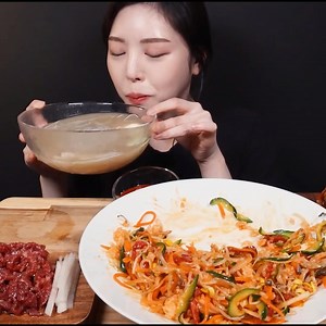 Enjoy meal Cold Noodles with Bibimbap full of Beef Tartare Yukhoe Mukbang | Yummy Boki