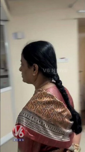 మాజీ OSD సుమంత్ తండ్రిని పరామర్శించిన కొండా సురేఖ | Konda Surekha | v6 News