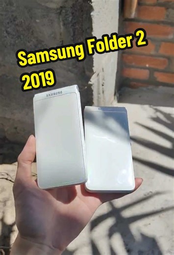Samsung Galaxy Folder 2: White Model Overview