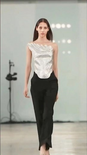 Yasmin Wijnaldum Closed The Show Like a Robot 🤖🔥 | Supermodel #YasminWijnaldum #model #RobotWalk