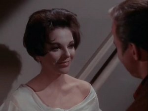 Joan Collins - Star Trek - (S01E28 - The City on the Edge of Forever).avi