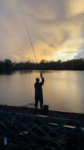 🎣 Why use a LONGER rod for Spombing? 🤔 https://www.omctackle.com/collections/rods-reels Spombing is a job that requires consistency and accuracy 🎯 — which is why @ianrussell46 chooses the 13ft Black Pearl 🖤 Spod/Marker as his preferred tool for the task. 👌 Ian opts for the longer model for that bit of extra grunt in any conditions 👊 — so if the wind 💨 does get up, he knows he’s got power in reserve. 💪 On this latest trip, he’s been using 12ft Black Pearls as his fishing rods ❤️, the 12ft