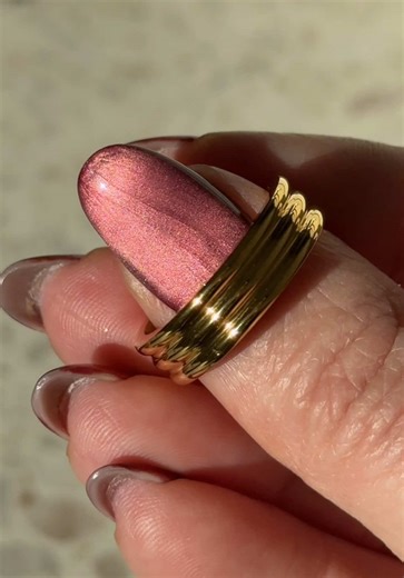 Classic gold, statement energy ✨ Slide Jewels ambassador program: * Receive a surprise box of jewelry each month. * Each piece is carefully crafted and coated with 18k gold, or it's tarnish free and sweat proof. * Be a part of an amazing community. #jewelry #jewelrymusthaves #tarnishfreejewelry #jewelrybrands #jewelryaesthetic