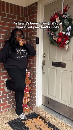 Chanel Yancy LE, CWC | Multicultural Skin & Acne Expert on Instagram: "Me and a sparkling water go together REAL bad. Hearing the crisp pop does something to me"