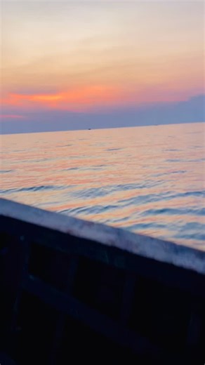 **The horrors of a Solo traveler 😥 Now I’m able to laugh about it and even share it but when it was happening, twas horrifying because; it was late, the man paddling the boat kept insisting we reach an agreement before getting back to the shore, in the event that he decided to do something funny, my chances of survival were close to zero. Over time I’ve learned that in order to survive sometimes, you don’t say no to the request, and you don’t say yes either. The sundowner took way longer than I