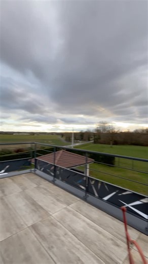 Nestenn Meximieux on Instagram: "✨ EN EXCLUSIVITÉ – MAISON À LA VENTE À FARAMANS ✨ À seulement 10 minutes de Meximieux, découvrez cette maison contemporaine de standing actuellement à la vente, construite en 2020, offrant 158 m² habitables sur un superbe terrain clos et arboré de 1 540 m² 🌿 Dès l’entrée, profitez d’un espace accueillant avec rangements, puis laissez-vous séduire par une pièce de vie exceptionnelle de plus de 65 m², baignée de lumière, avec salon, salle à manger et cuisine ouver