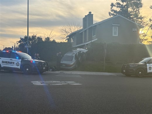 Robbery suspect at large after fleeing police pursuit in Sacramento County