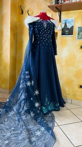 As usual create reels it takes to me so much time 🙃 but finally here the one about the process of creating my last Elsa’s costume! I hope you will enjoy it! Check the previous reel for the process about the cape! ❄️ Now i’m waiting for the latest phots taken and hopefully i will also present some new costumes too! Meanwhile i’m still working onto commissioned costumes! 💪 ➡️ if you are interested into commission a costume please write me through DM or contact me onto my Etsy shop! #elsa #elsaco