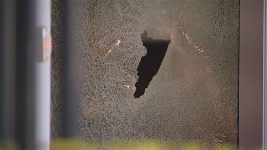 Thieves 'armed with hammers and bear spray' steal $1 million in jewelry in West Seattle