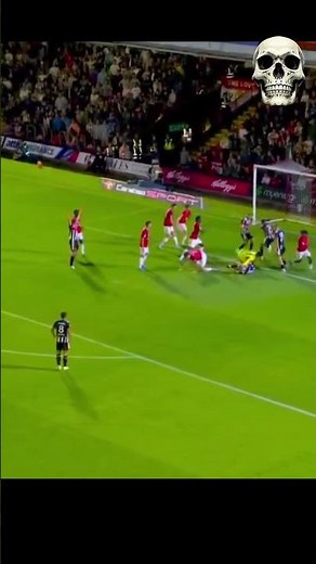 Vernam’s Stunner! Grimsby’s 2-0 Shock vs. Man United HT⚽💥