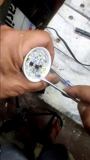 Como Concertar LÃMPADA de LED queimada