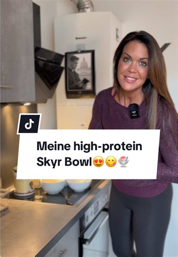 Das ganze Rezept zu dieser Skyr Bowl findest du auf meiner App💚 So lecker! Das musst du probieren, perfekt für Meal Prep, könnte ich jeden Tag mehrmals essen😍 Das Proteinpulver ist übrigens das von Nicola Sauter von HSE. TRANSFORM by Martina Reuter📱
