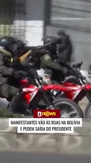 Manifestantes entraram em confronto com a polícia na Bolívia durante protestos contra o presidente Rodrigo Paz. Atos incluem bloqueios de estradas e aumentam tensão antes de marcha de apoiadores de Evo Morales rumo a La Paz. #Bolivia #Protestos #EvoMorales #LaPaz #Internacional