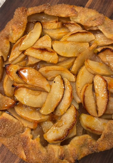 Apple Crostata Recipe – Easy Fall Dessert (Sprinkle Turbinado Sugar)