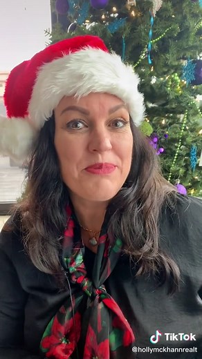 10 Engaging Icebreaker Questions for Holiday Parties