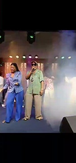 KOFFI OLOMIDE et Cindy Le Coeur live concert.