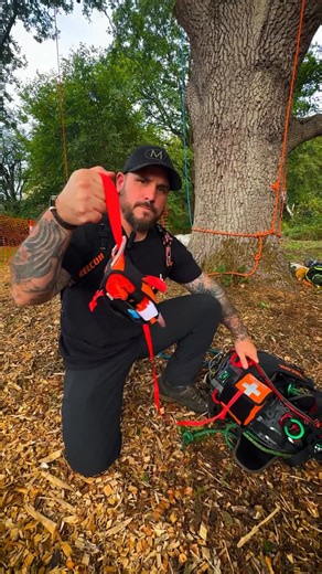 Honey Brothers on Instagram: "The @reecoil_dot_com Deploy Trauma Kit. What you get: ▪️ C.A.T Gen 7 Tourniquet (Orange) – One-handed application for fast bleeding control ▪️4″ Emergency Bandage (Israeli Bandage) – For pressure and wound stabilization ▪️Wound Packing Gauze – Celox Rapid or QuikClot Combat Gauze to stop severe bleeding ▪️Nitrile Gloves – For safe, sterile treatment ⛑️ Mount it. Forget it. Deploy it when it matters.🫡 #reecoil_dot_com #mediarb #honeybros #firstaid #traumakit #firsta