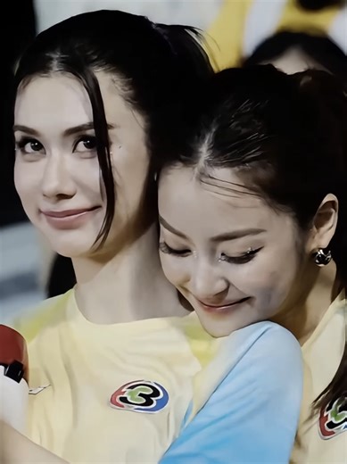 kinda love seeing lena this jealous and possessive😭 miu really forgot she’s only supposed to be this fun just for lena #lenamiu #lalinalena #miunatsha #fyp