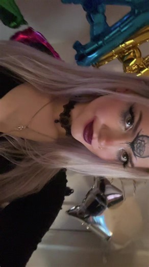 my attempt at bela dimitrescu with less ketchup #fyp #gaming #streaming #gamergirl #foryoupage