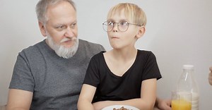 Video by Mikhail Nilov on Pexels