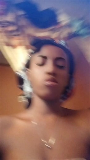 where are the shutter fans 💋💋🫦