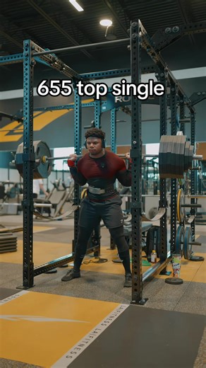 I’m so ready to finally squat 700 bro it’s so overdue #gym #lifting #strength #squat