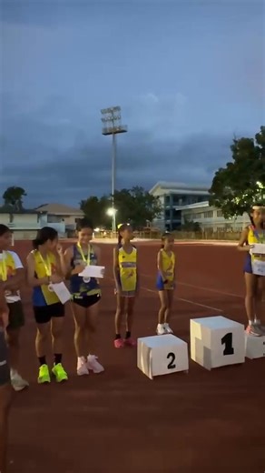 The awarding of Under-15 junior girls Spectrum time trial Congratulations girls !!!!! 👏👏👏 #ProudSpectrumrunners #spectrumrunnersphilippines Part 5 | SpectrumRunners