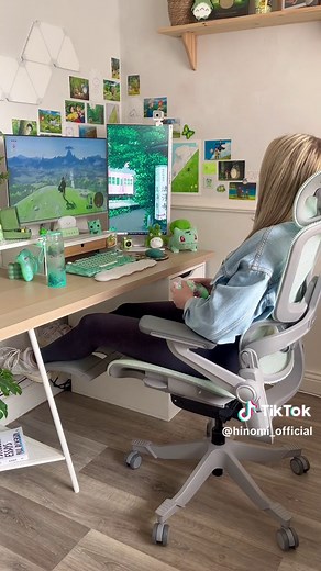 Calling all cozy gamers! 🌈 Need a chair that's as comfy as it is stylish? Look no further! Our H1 Pro is here to level up your gaming experience🥇👾 Video credits - IG: @cosydiaries #hinomi#hinomih1pro#cozygamer#aestheticsetup#ergonomicchair#gamergirl