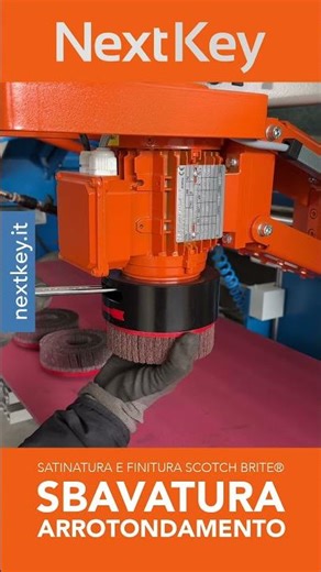 EBSC di Kuhlmeyer: levigatrice a tampone per superfici perfette in acciaio inox