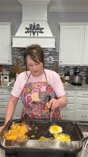 Cooking breakfast! Come say Hey! | Savory Spoon