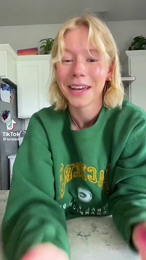 Bussin or Nah: How to Make a Delicious Tomato Sandwich