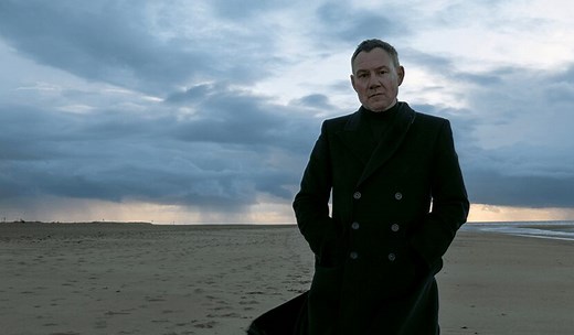 Interview: David Gray talks upcoming Australian tour, songwriting inspiration, and Manchester United - The AU Review