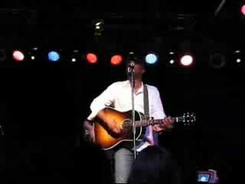 Darius Rucker - Hold My Hand (Live)